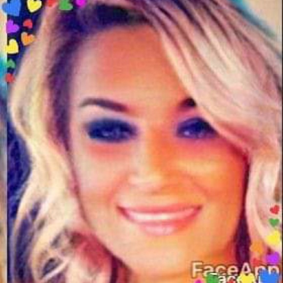 Meet your Posher, Sarah - Picture 2 of 2